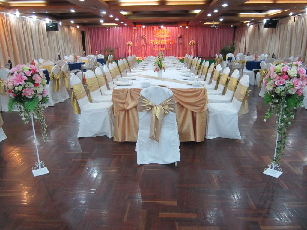 Lopburi Inn Hotel Екстер'єр фото