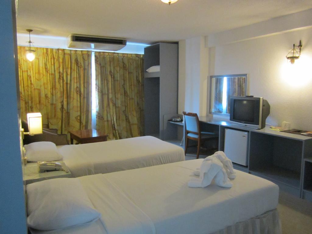 Lopburi Inn Hotel Номер фото