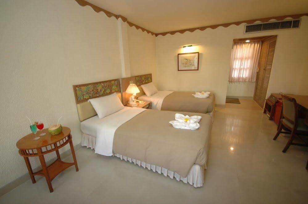 Lopburi Inn Hotel Екстер'єр фото
